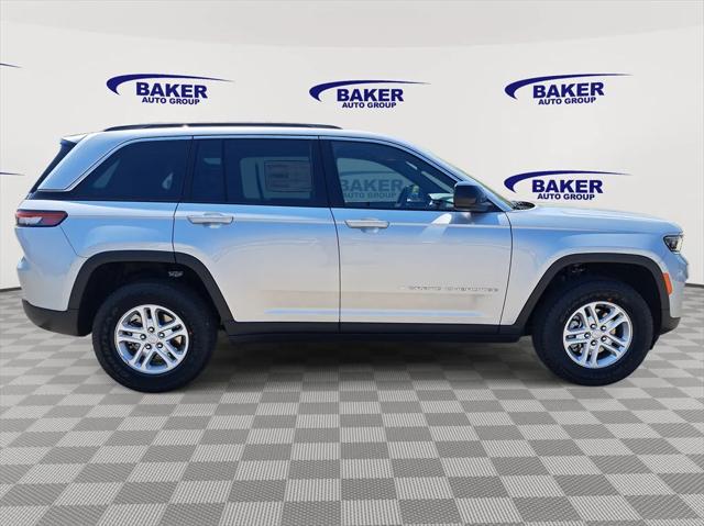 2025 Jeep Grand Cherokee GRAND CHEROKEE LAREDO 4X4