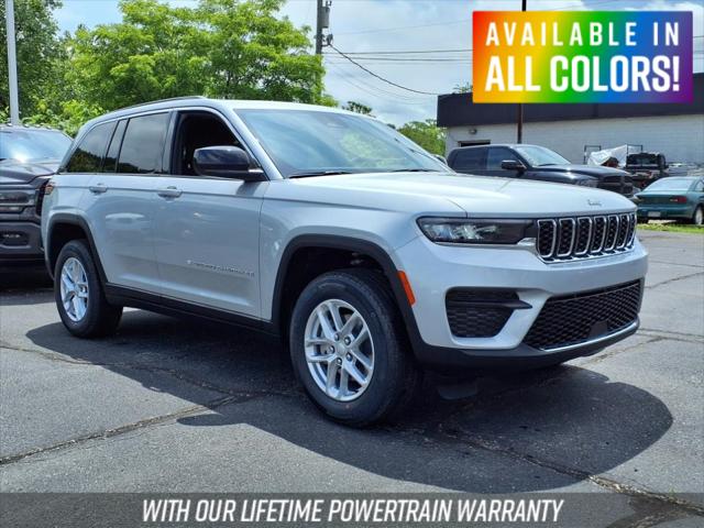 2025 Jeep Grand Cherokee GRAND CHEROKEE LAREDO X 4X4