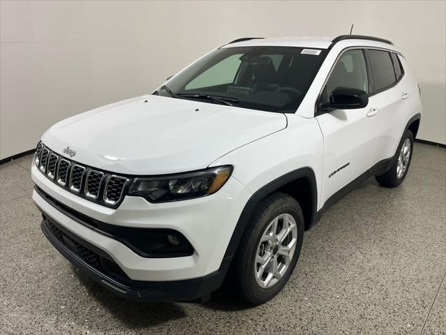 2025 Jeep Compass COMPASS LATITUDE 4X4