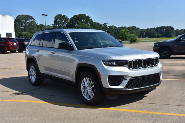 2025 Jeep Grand Cherokee GRAND CHEROKEE LAREDO X 4X4