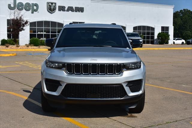 2025 Jeep Grand Cherokee GRAND CHEROKEE LAREDO X 4X4