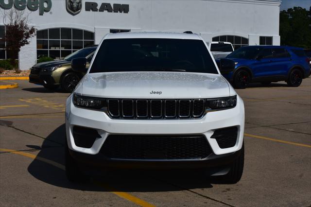 2025 Jeep Grand Cherokee GRAND CHEROKEE LAREDO 4X4