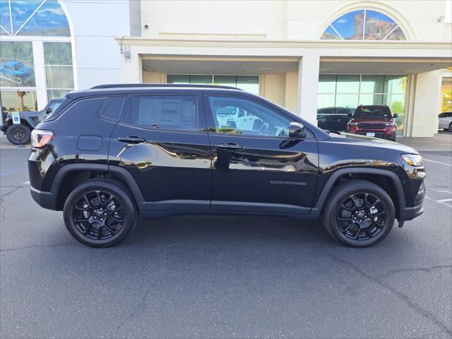 2025 Jeep Compass COMPASS LATITUDE 4X4