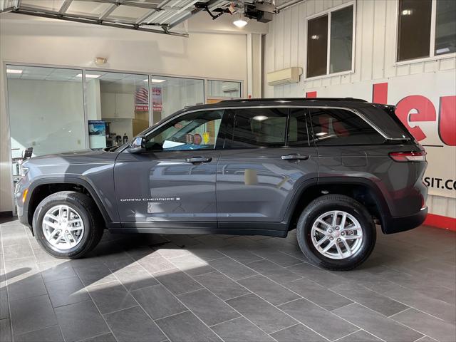 2025 Jeep Grand Cherokee GRAND CHEROKEE LAREDO X 4X4