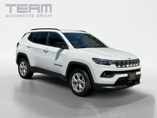 2025 Jeep Compass COMPASS LATITUDE 4X4