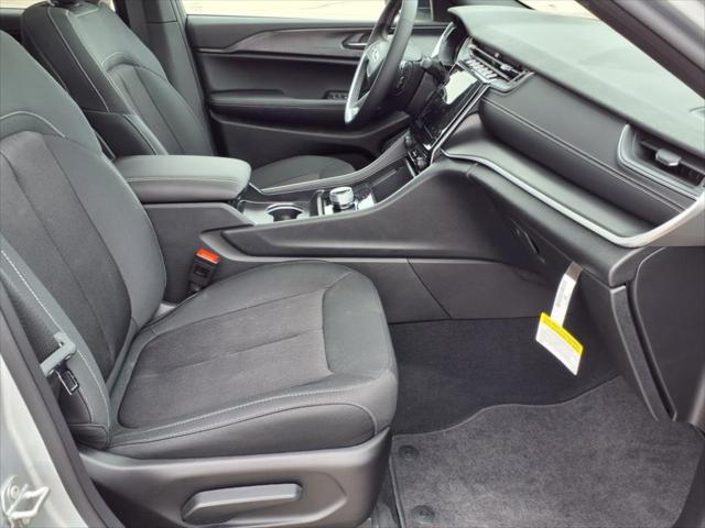 2025 Jeep Grand Cherokee GRAND CHEROKEE L LAREDO X 4X4
