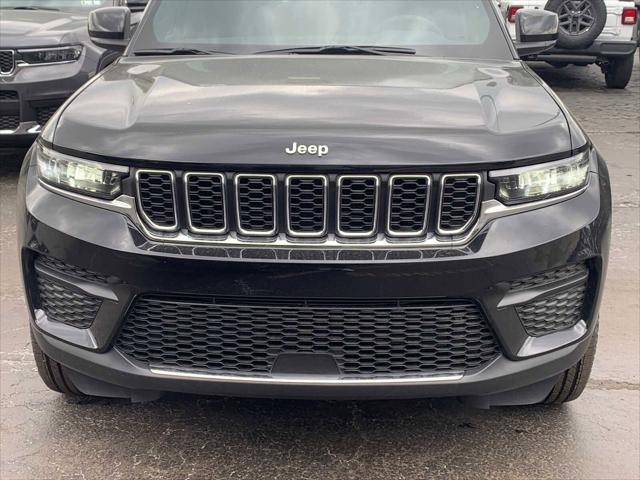 2025 Jeep Grand Cherokee GRAND CHEROKEE LAREDO 4X4