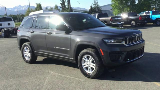 2025 Jeep Grand Cherokee GRAND CHEROKEE LAREDO 4X4