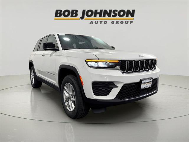 2025 Jeep Grand Cherokee GRAND CHEROKEE LAREDO X 4X4