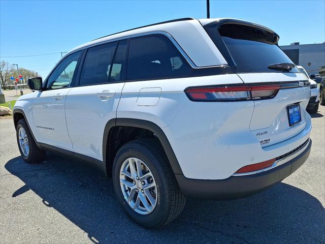 2025 Jeep Grand Cherokee GRAND CHEROKEE LAREDO X 4X4