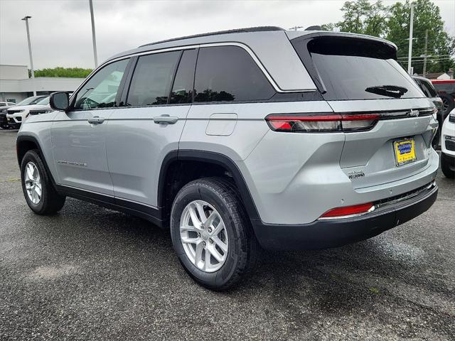 2025 Jeep Grand Cherokee GRAND CHEROKEE LAREDO X 4X4
