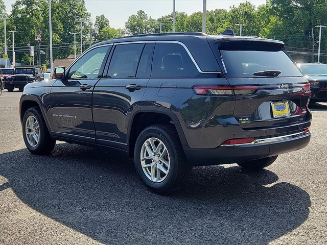 2025 Jeep Grand Cherokee GRAND CHEROKEE LAREDO X 4X4
