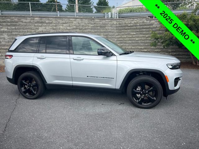 2025 Jeep Grand Cherokee GRAND CHEROKEE ALTITUDE X 4X4 2025 Jeep Grand Cherokee GRAND CHEROKEE ALTITUDE X 4X4