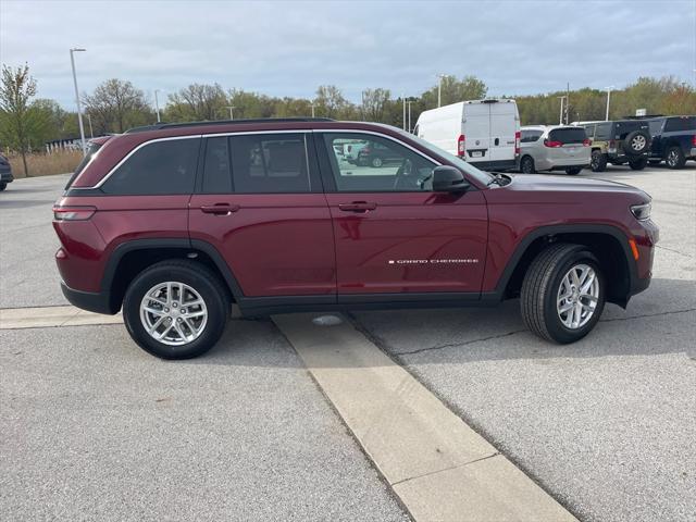 2025 Jeep Grand Cherokee GRAND CHEROKEE LAREDO X 4X4