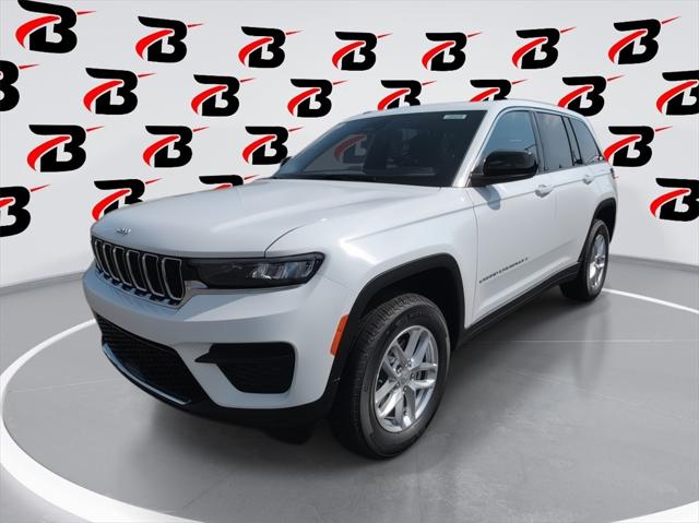 2025 Jeep Grand Cherokee GRAND CHEROKEE LAREDO X 4X4