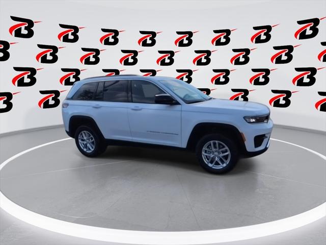 2025 Jeep Grand Cherokee GRAND CHEROKEE LAREDO X 4X4