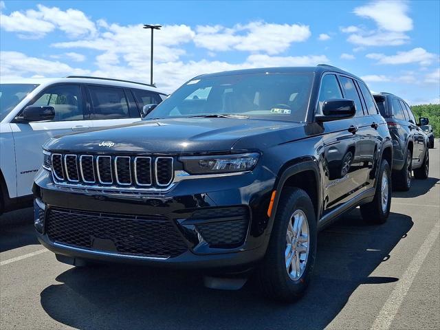 2025 Jeep Grand Cherokee GRAND CHEROKEE LAREDO 4X4