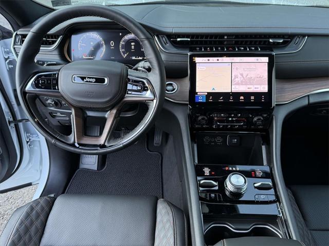 2025 Jeep Grand Cherokee GRAND CHEROKEE L SUMMIT 4X4