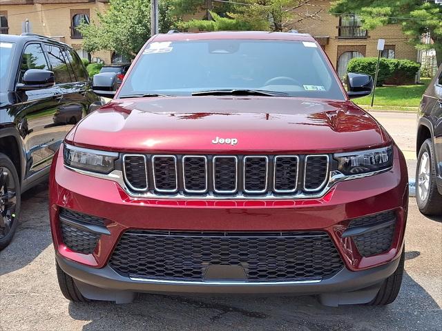 2025 Jeep Grand Cherokee GRAND CHEROKEE LAREDO 4X4