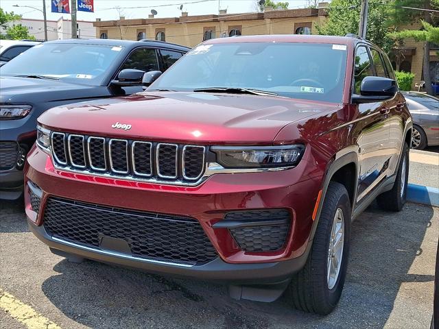 2025 Jeep Grand Cherokee GRAND CHEROKEE LAREDO 4X4