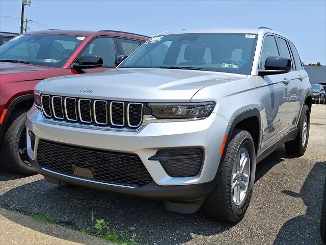 2025 Jeep Grand Cherokee GRAND CHEROKEE LAREDO 4X4