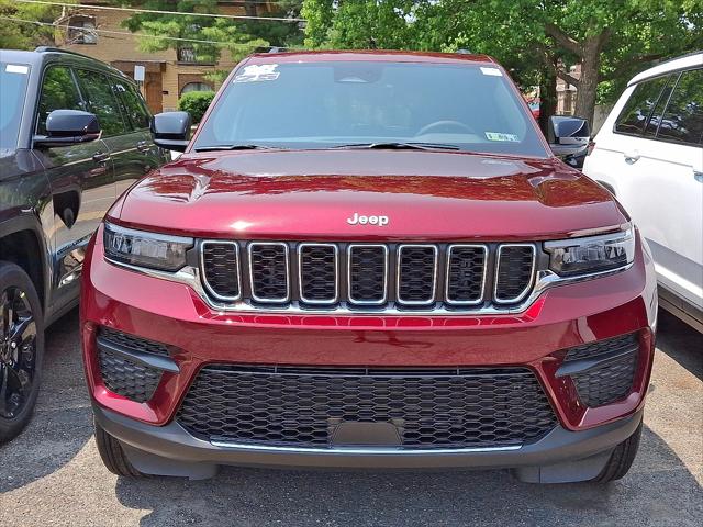 2025 Jeep Grand Cherokee GRAND CHEROKEE LAREDO X 4X4