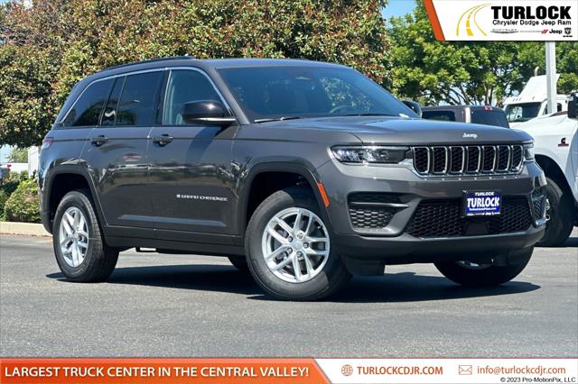 2025 Jeep Grand Cherokee GRAND CHEROKEE LAREDO X 4X4