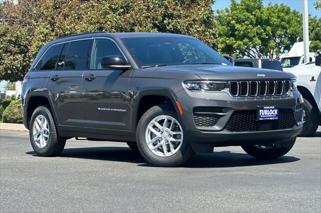 2025 Jeep Grand Cherokee GRAND CHEROKEE LAREDO X 4X4