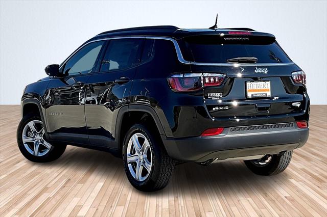 2025 Jeep Compass COMPASS LATITUDE 4X4