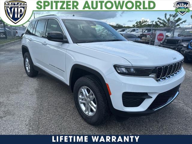 2025 Jeep Grand Cherokee GRAND CHEROKEE LAREDO 4X4