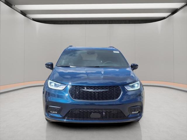 2025 Chrysler Pacifica Hybrid PACIFICA PLUG-IN HYBRID S APPEARANCE