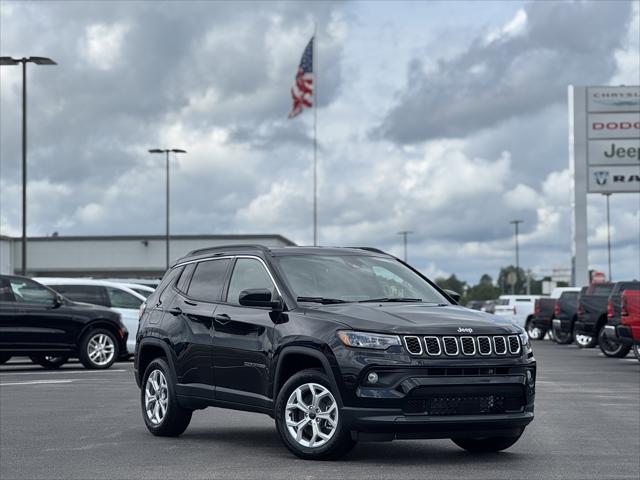 2025 Jeep Compass COMPASS LATITUDE 4X4