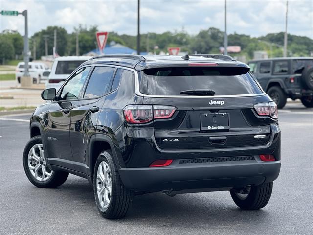 2025 Jeep Compass COMPASS LATITUDE 4X4