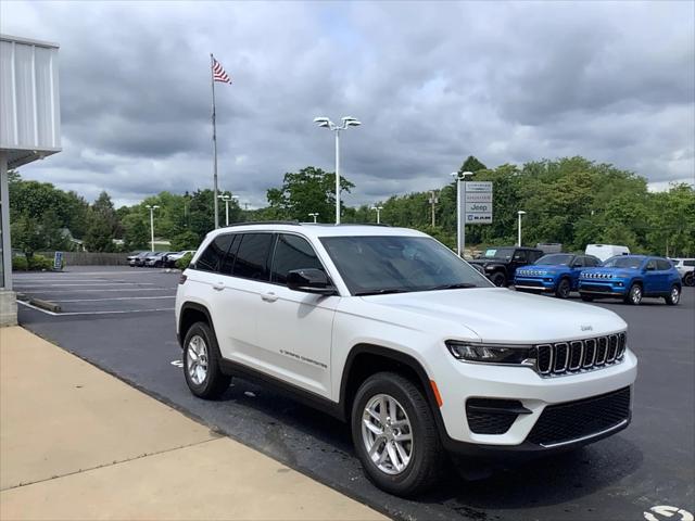 2025 Jeep Grand Cherokee GRAND CHEROKEE LAREDO X 4X4