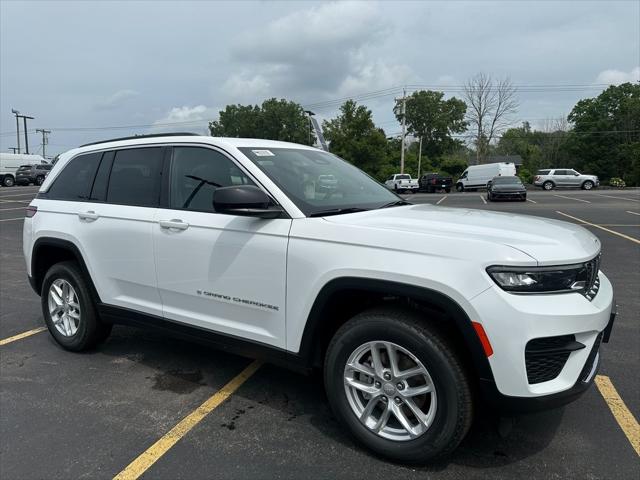 2025 Jeep Grand Cherokee GRAND CHEROKEE LAREDO X 4X4