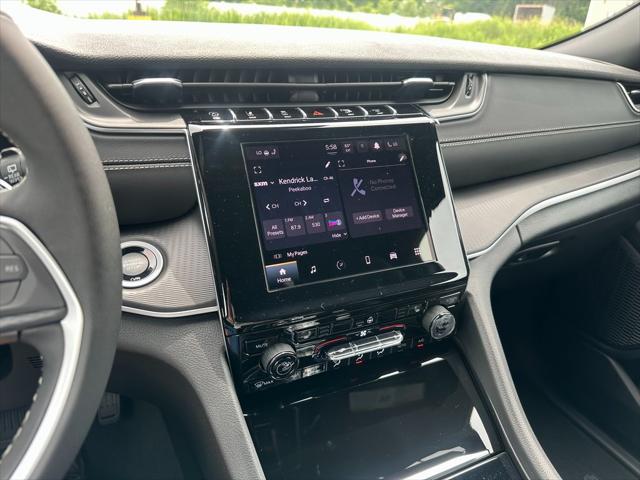 2025 Jeep Grand Cherokee GRAND CHEROKEE LAREDO X 4X4
