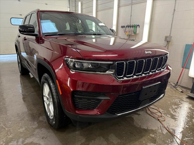 2025 Jeep Grand Cherokee GRAND CHEROKEE LAREDO X 4X4