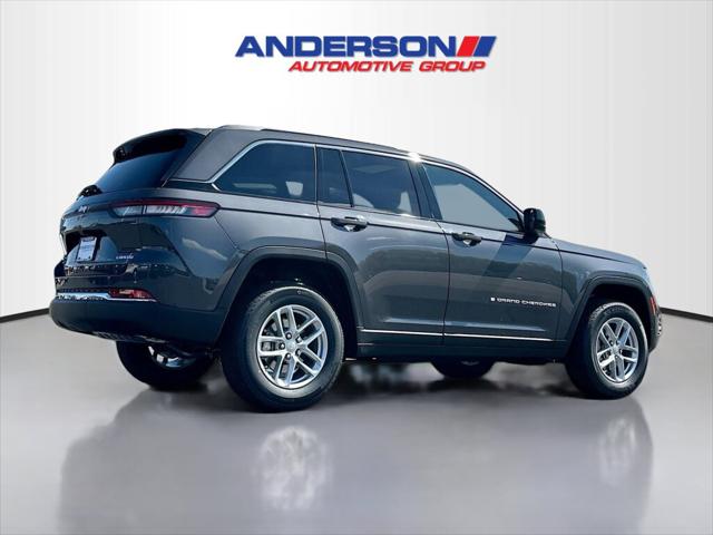 2025 Jeep Grand Cherokee GRAND CHEROKEE LAREDO X 4X4