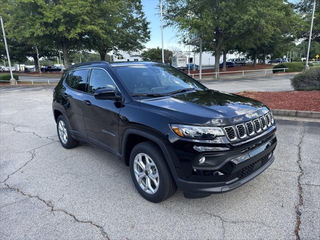 2025 Jeep Compass COMPASS LATITUDE 4X4