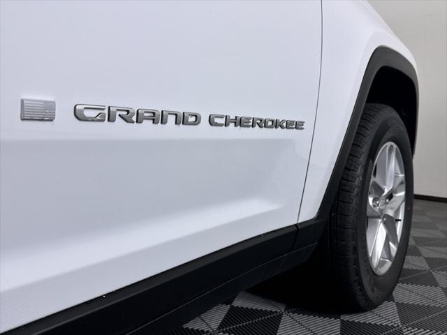 2025 Jeep Grand Cherokee GRAND CHEROKEE LAREDO X 4X4
