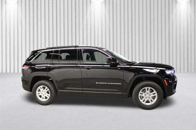 2025 Jeep Grand Cherokee GRAND CHEROKEE LAREDO 4X4
