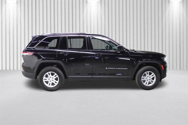 2025 Jeep Grand Cherokee GRAND CHEROKEE LAREDO 4X4