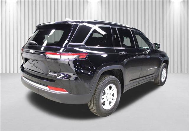 2025 Jeep Grand Cherokee GRAND CHEROKEE LAREDO 4X4