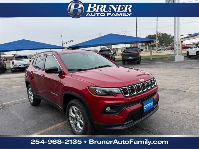 2025 Jeep Compass COMPASS LATITUDE 4X4