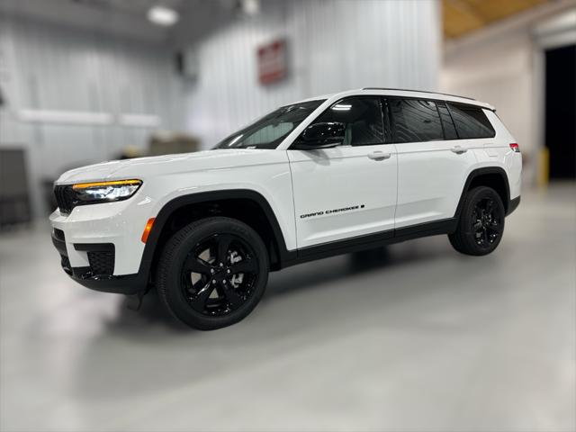 2025 Jeep Grand Cherokee GRAND CHEROKEE L ALTITUDE X 4X4