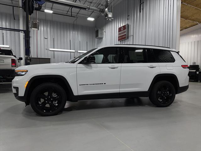 2025 Jeep Grand Cherokee GRAND CHEROKEE L ALTITUDE X 4X4