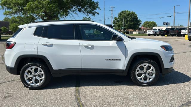 2025 Jeep Compass COMPASS LATITUDE 4X4