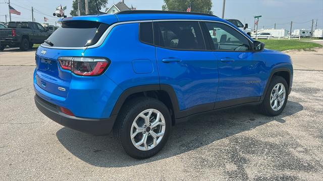 2025 Jeep Compass COMPASS LATITUDE 4X4