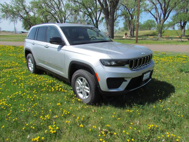 2025 Jeep Grand Cherokee GRAND CHEROKEE LAREDO 4X4