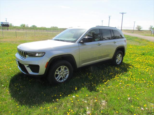 2025 Jeep Grand Cherokee GRAND CHEROKEE LAREDO 4X4